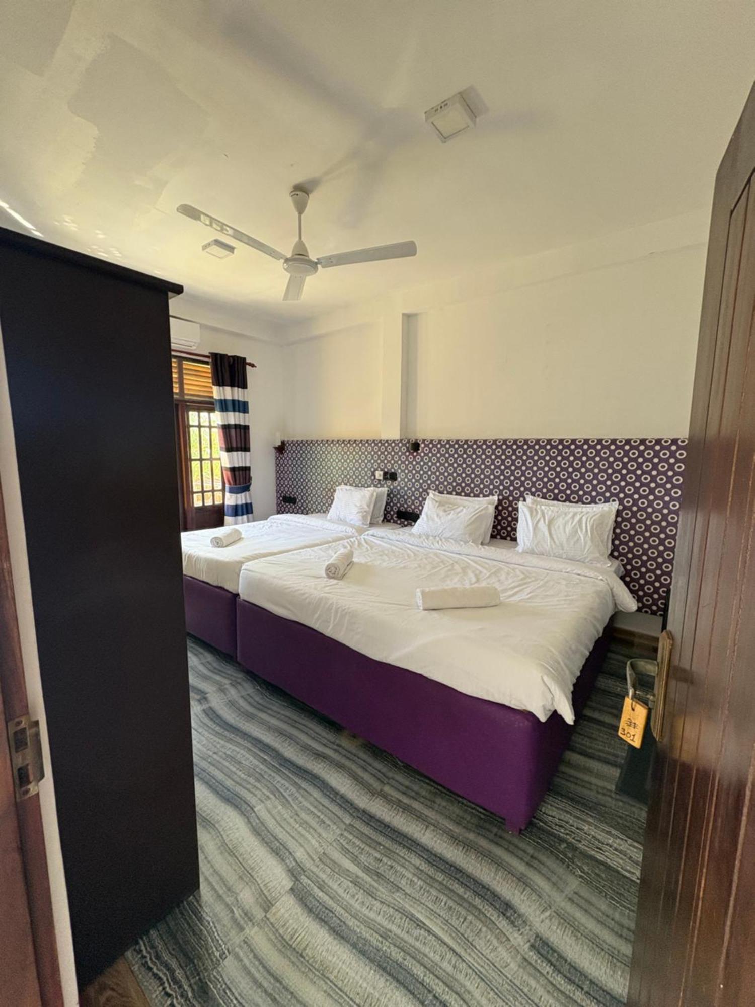 Wake N Flow, Weligama Exteriör bild