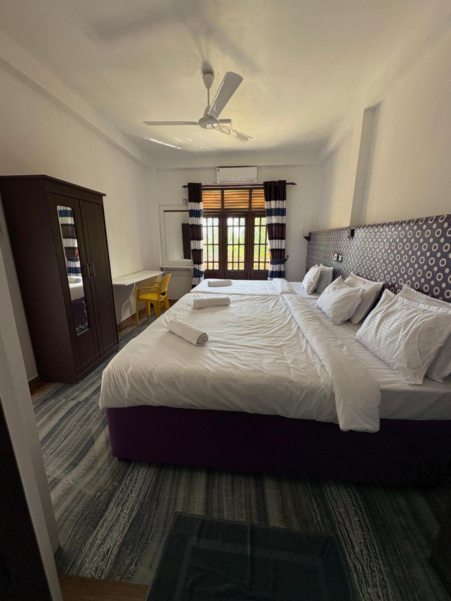 Wake N Flow, Weligama Exteriör bild