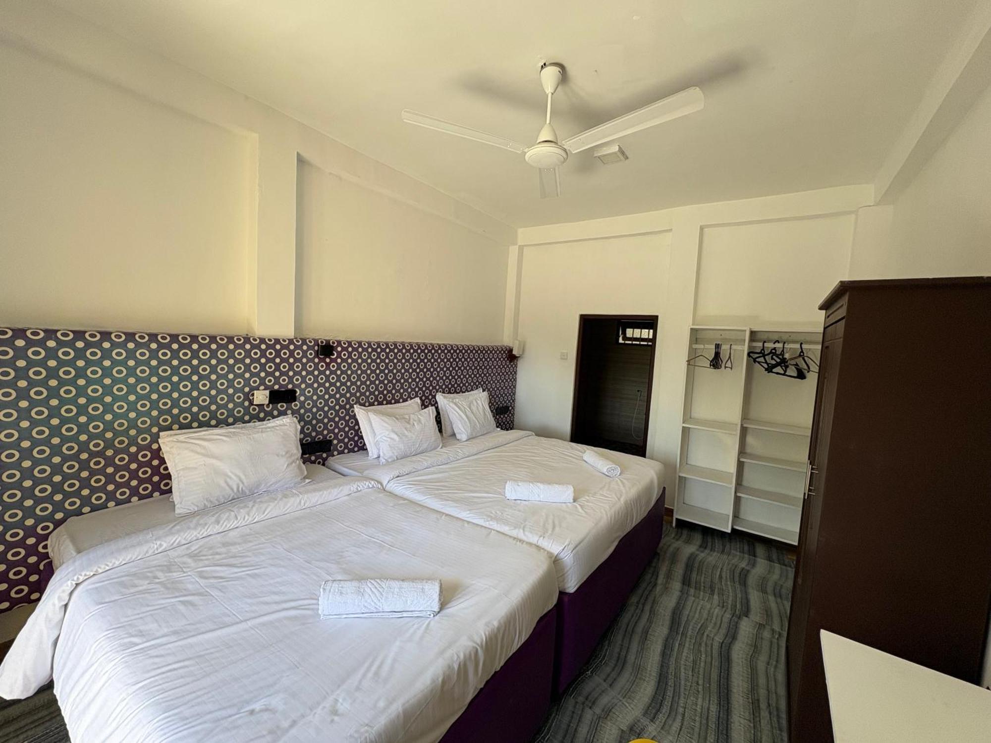 Wake N Flow, Weligama Exteriör bild