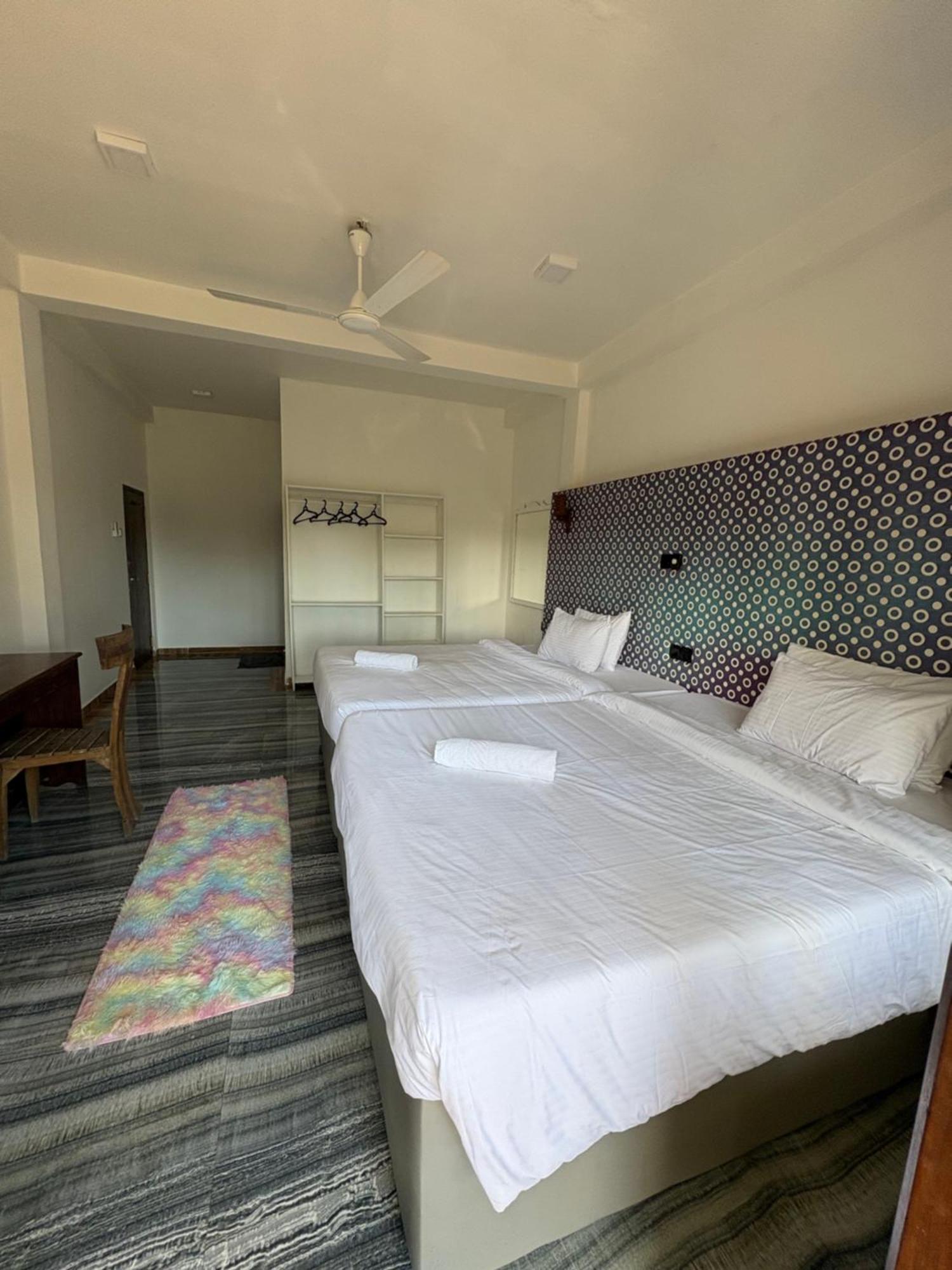 Wake N Flow, Weligama Exteriör bild