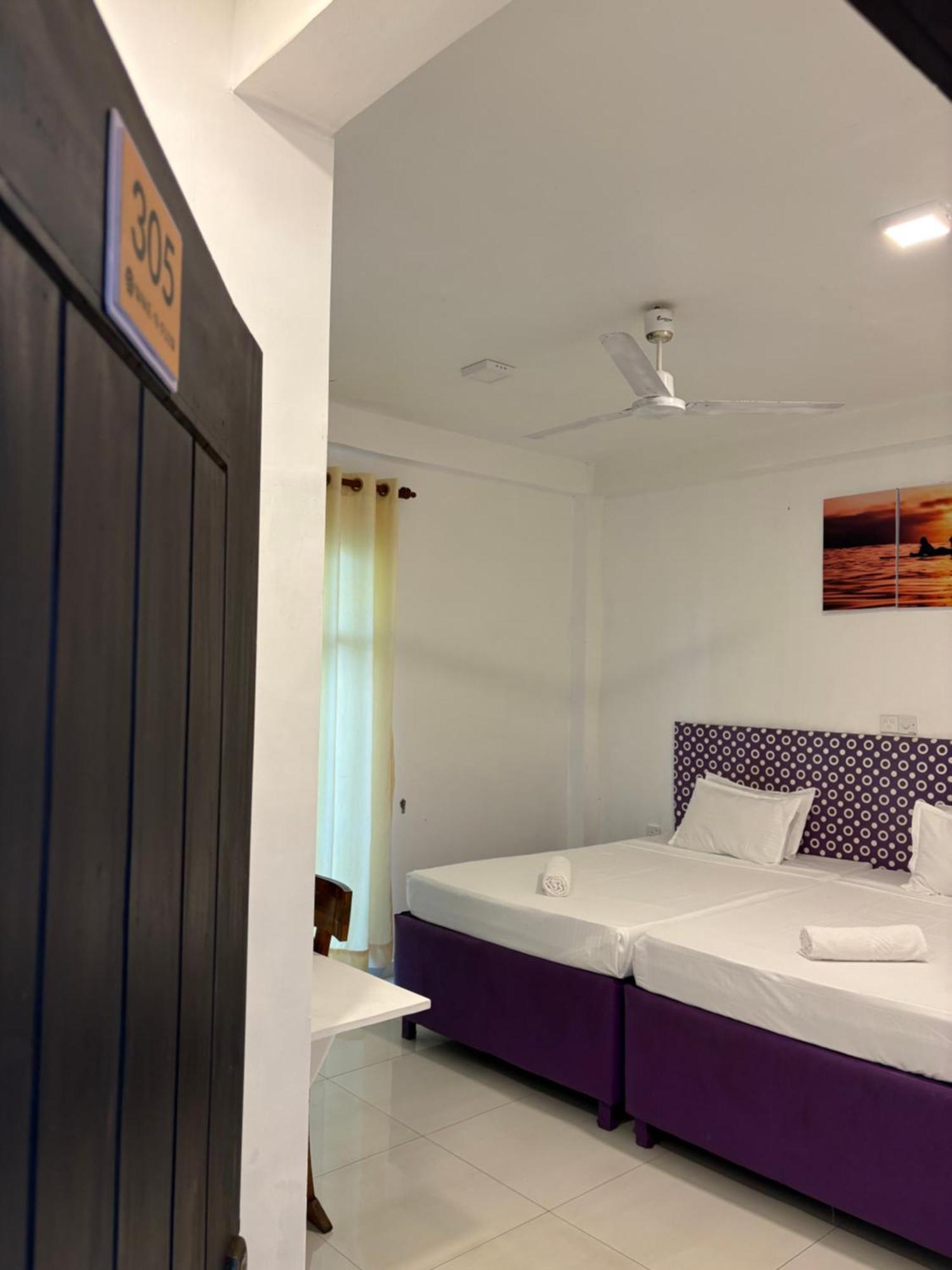 Wake N Flow, Weligama Exteriör bild