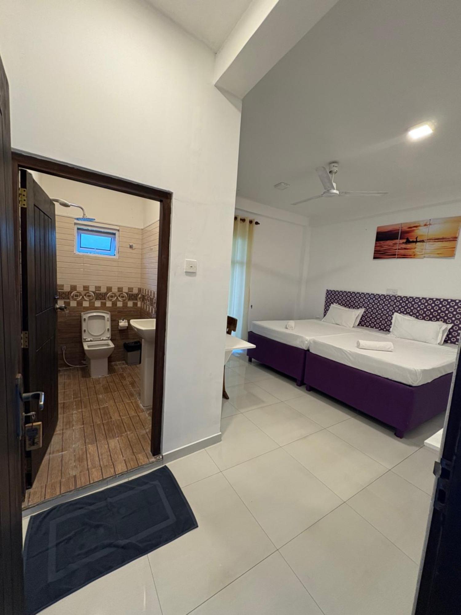 Wake N Flow, Weligama Exteriör bild